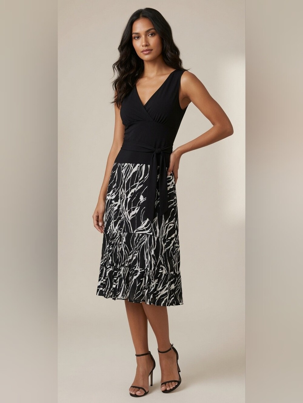 VINTAGE Black and White Sleeveless Dress